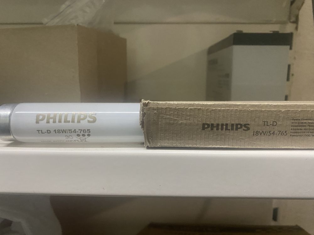 Лампа люмінесцентна Philips TL-D 18W/54 T8 G13