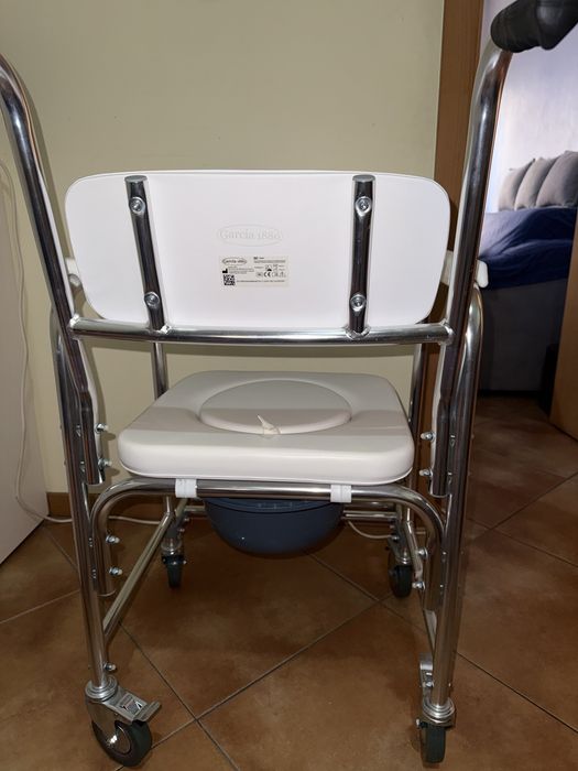 Cadeira de banho sanitária