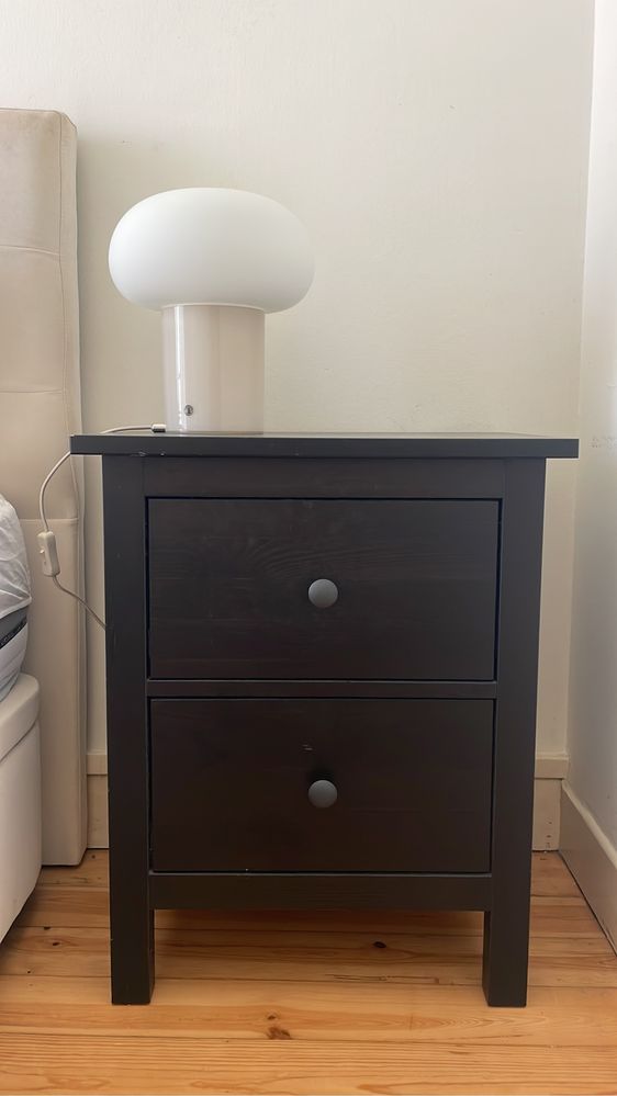 Mesa cabiceira HEMNES ikea