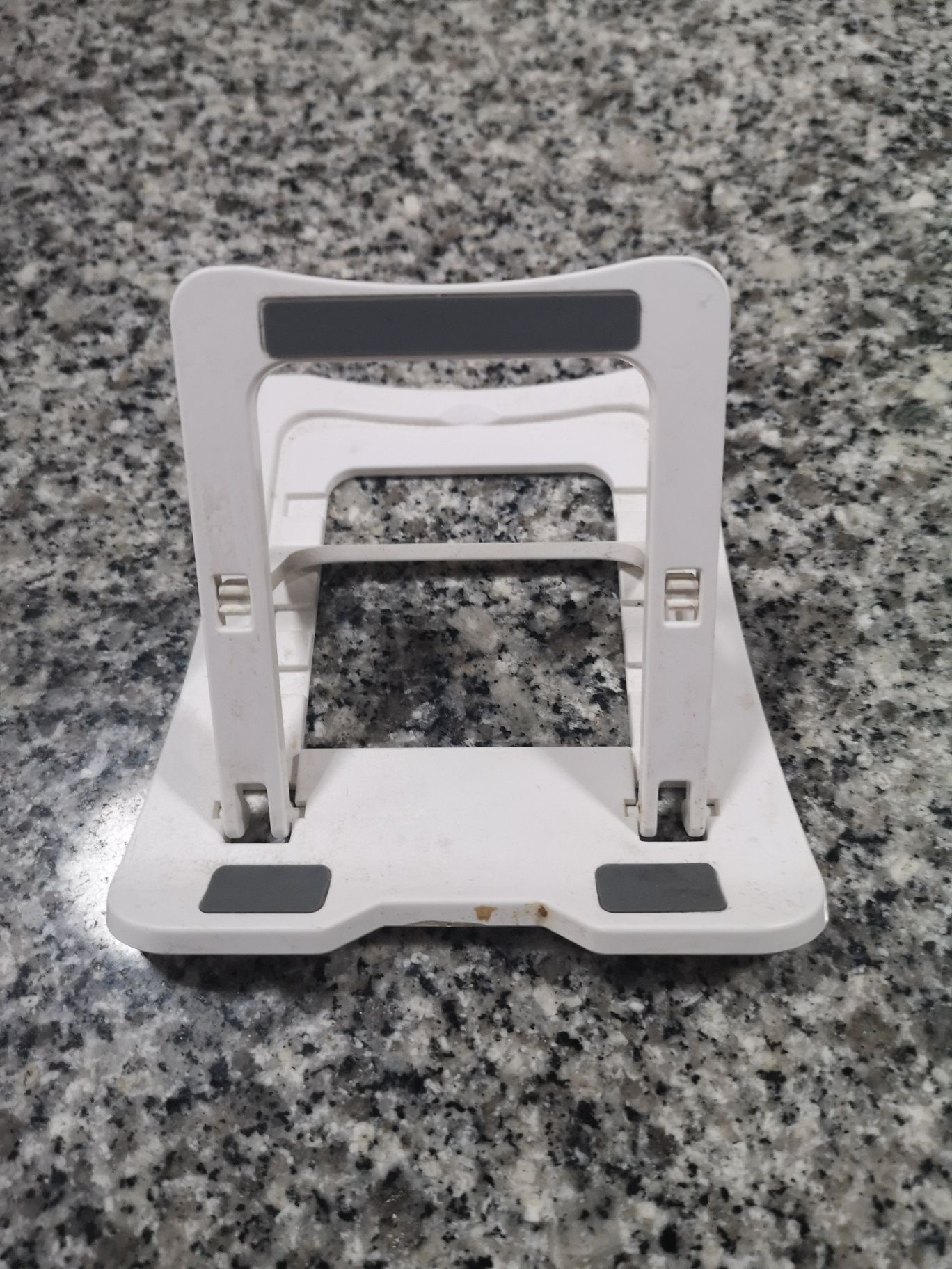 Box android com acessórios.