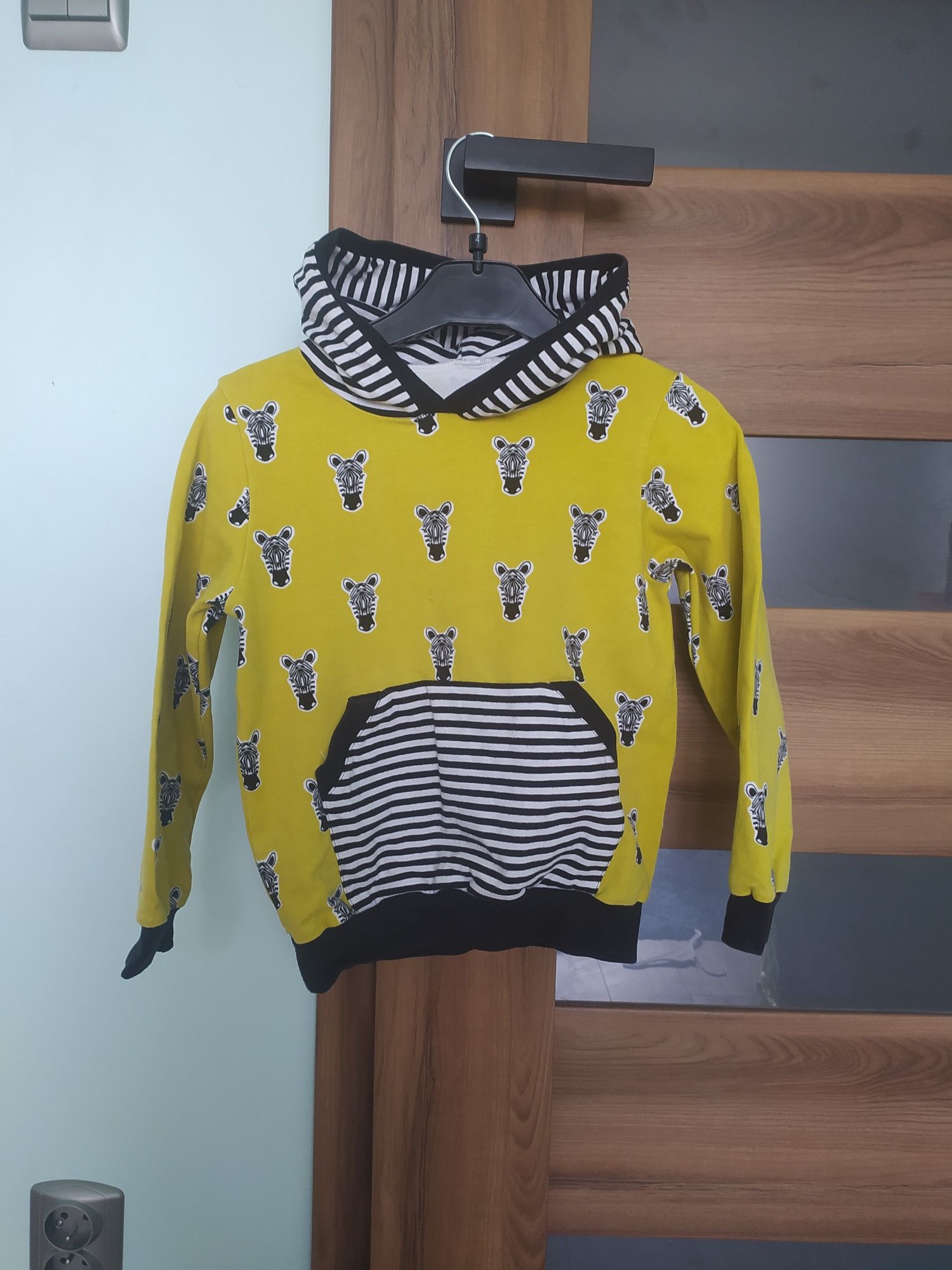Bluza dresowa bawełniana zebra z kapturem 110