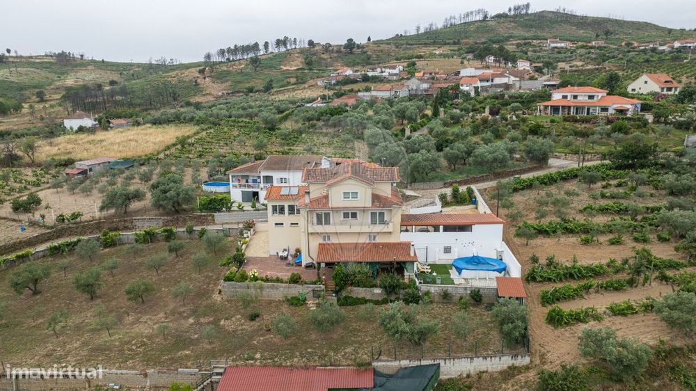 Moradia T5 para venda