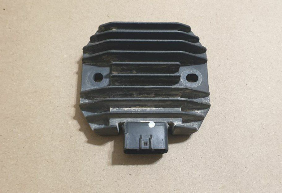 Реле регулятор напруги, Yamaha SH650D-11