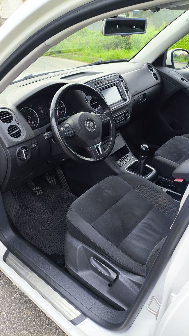Tiguan 2.0 TDI Com Tecto