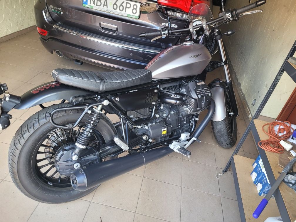 Moto guzzi v9 bobber