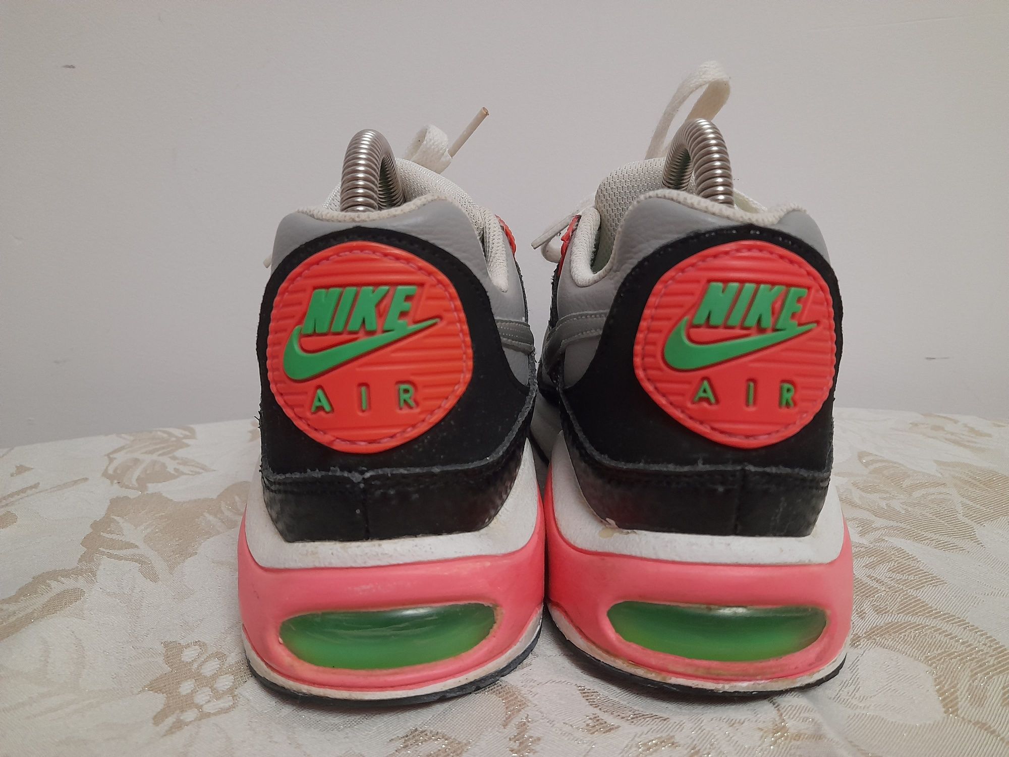 Оригинал Nike Air Max Skyline кроссовки 38,5( 24 см )
