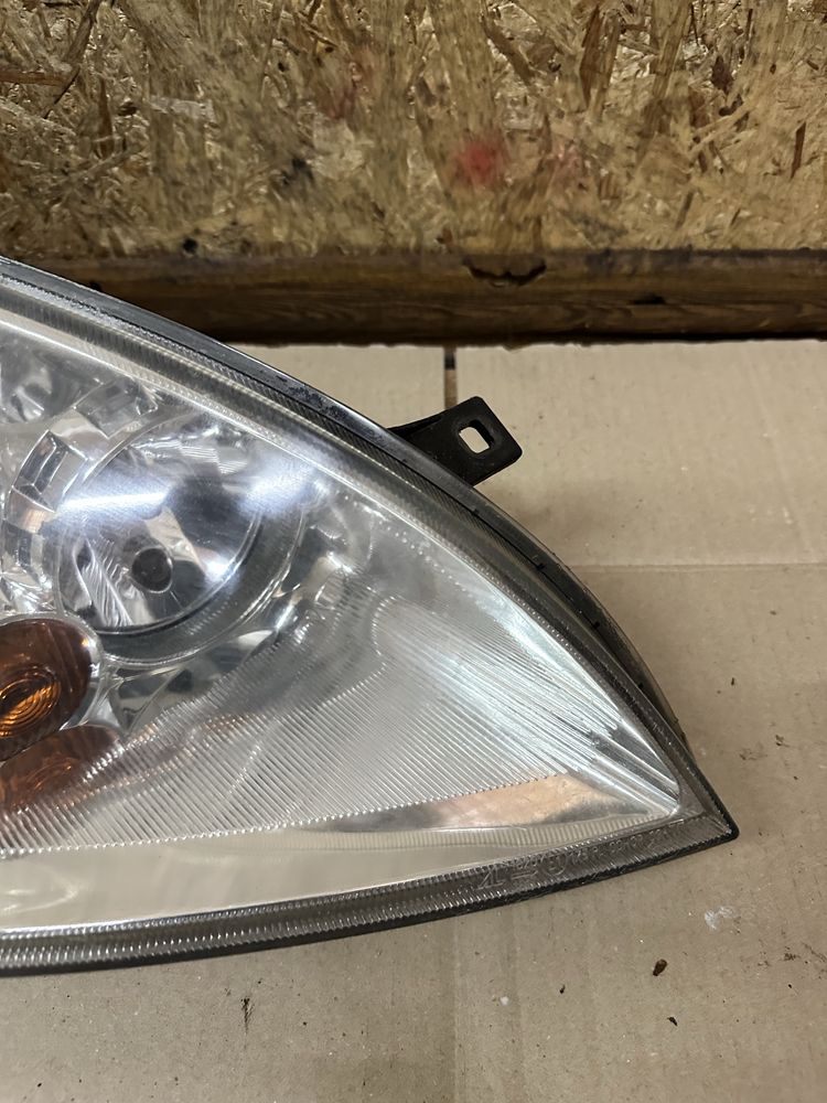 Передня права фара Mitsubishi Colt 9 Міцубісі Міцубіші Кольт 9