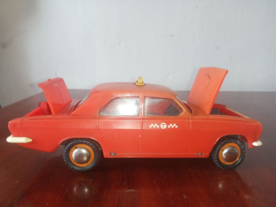 Игрушка Газ-24 "Волга" такси СССР