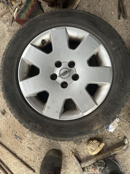 Opel 225/55/16 zafira vektra