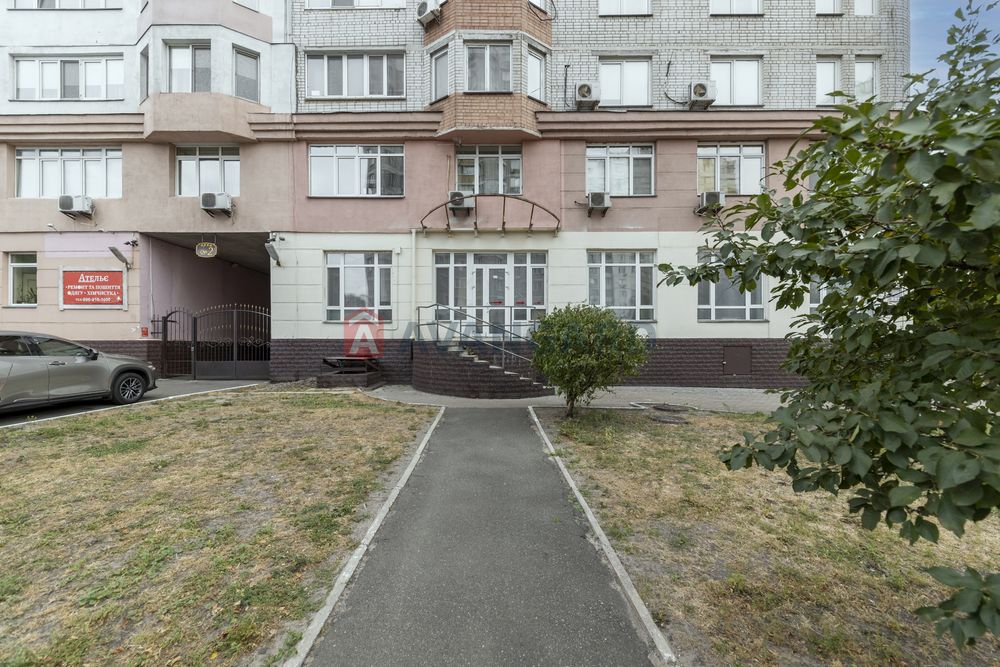 Продаж приміщення 217м2., вул. Амосова 4.