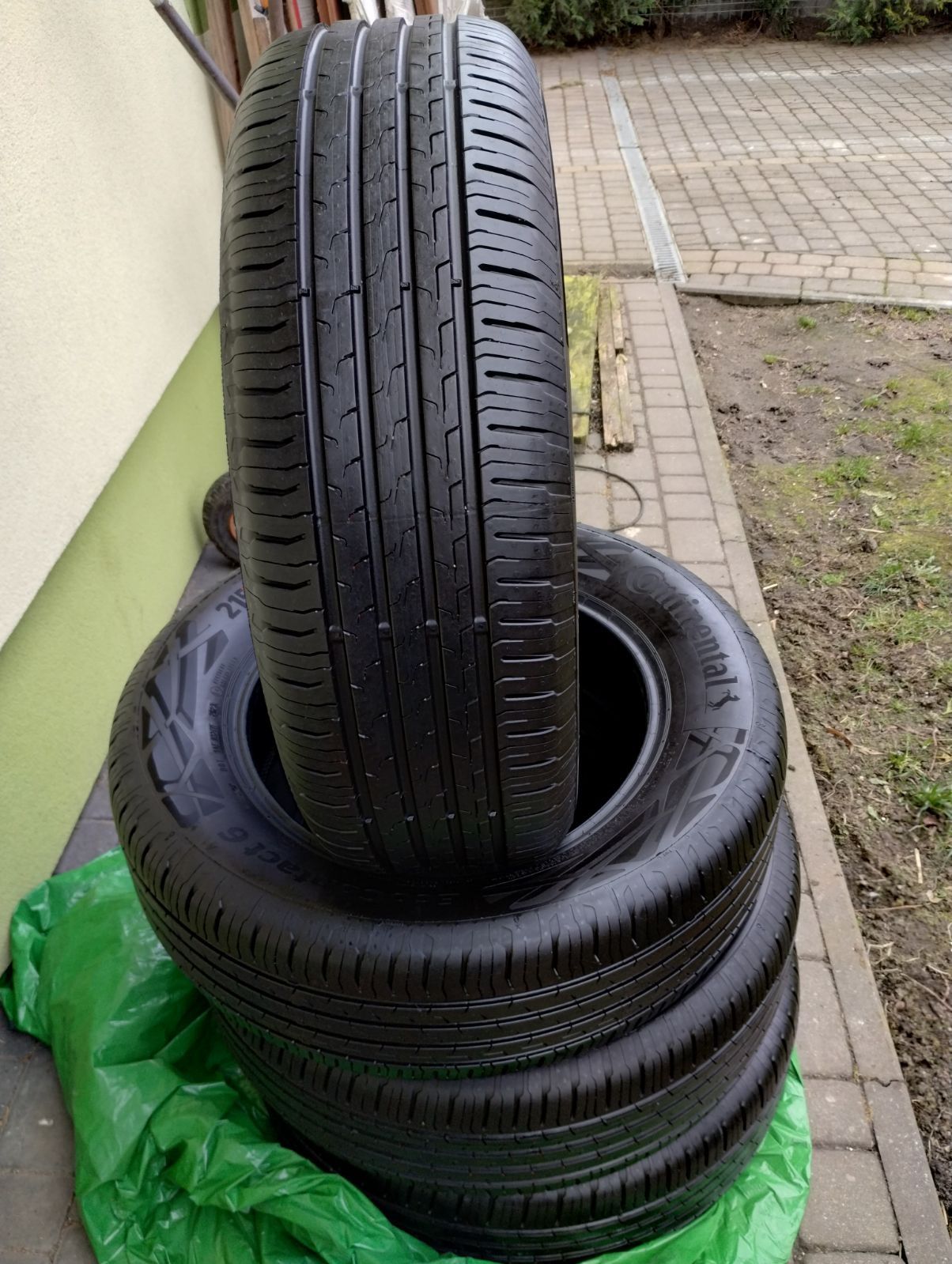 Opony letnie Continental  215/65 R17