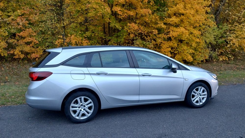 Opel Astra. Model K  Salon PL
