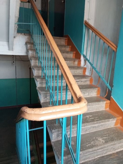 Центрі Піонера,червона лінія,продаж 2 кімнатної квартири,Сталінка.