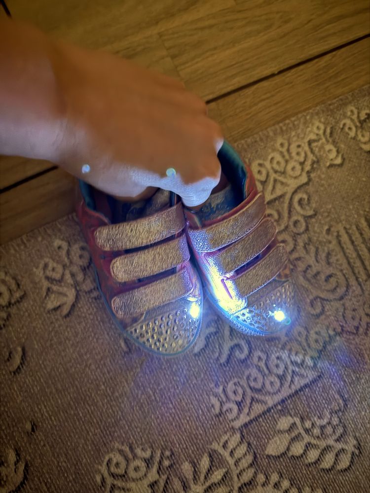 Кеди Skechers з підсвіткою для дівчинки 27