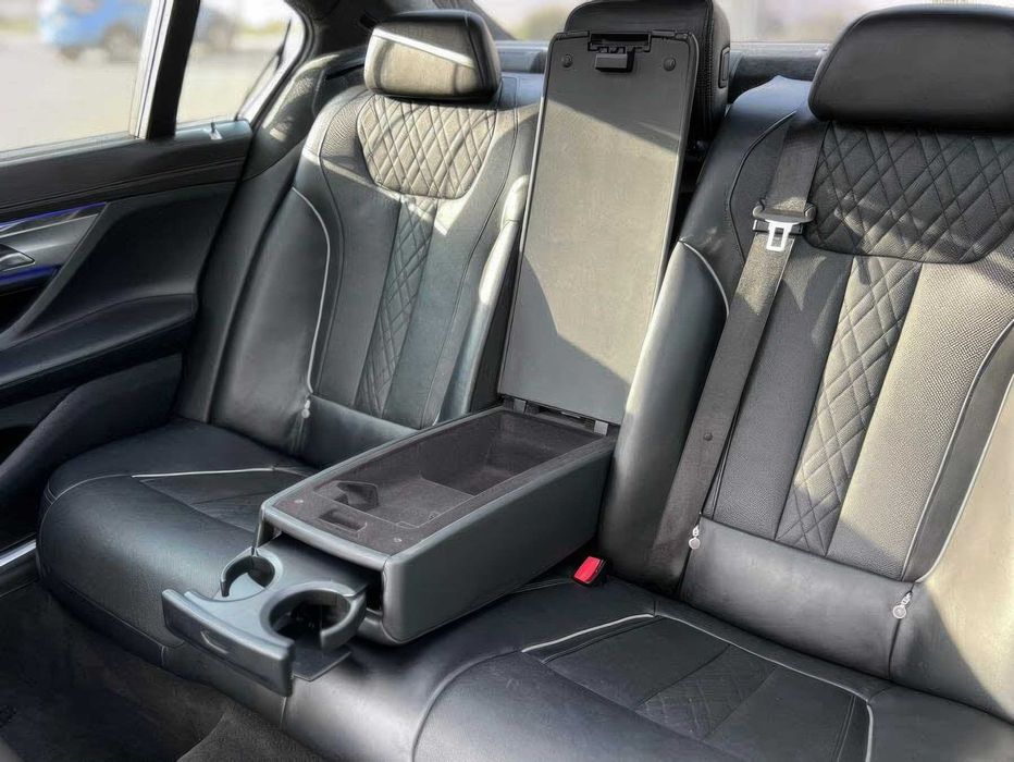 BMW 7 Series 750i xDrive      2016