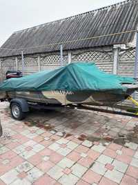 Лодка Крым с мотором Mercuri 40 лафет, лебедка.