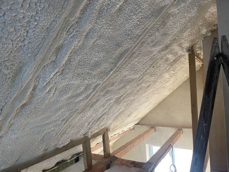 Утеплення, шумоізоляція поліуретаном. Піною. Дахів, мансард. ППУ