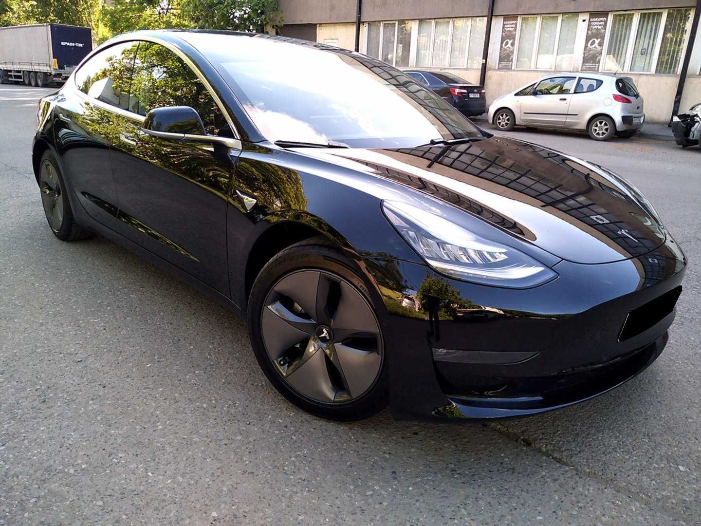 Tesla Model 3 Long Range