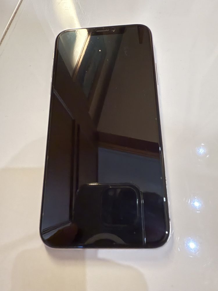 IPhone X 64Gb Silver + 2 capas