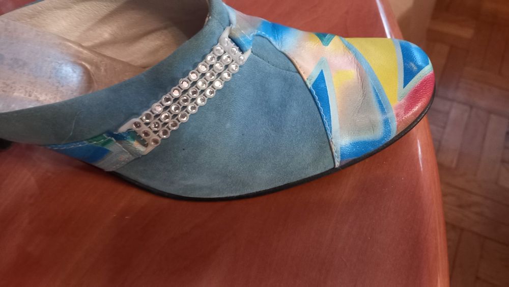 Шлепанцы женские-кожанные