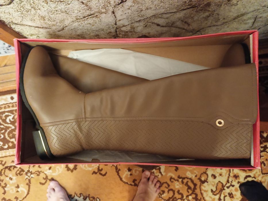 Продам чоботи жіночі