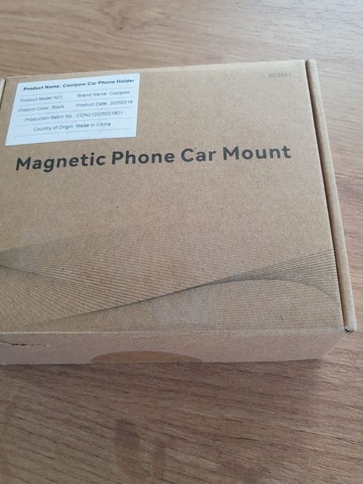 Magnetyczny  uchwyt na telefon