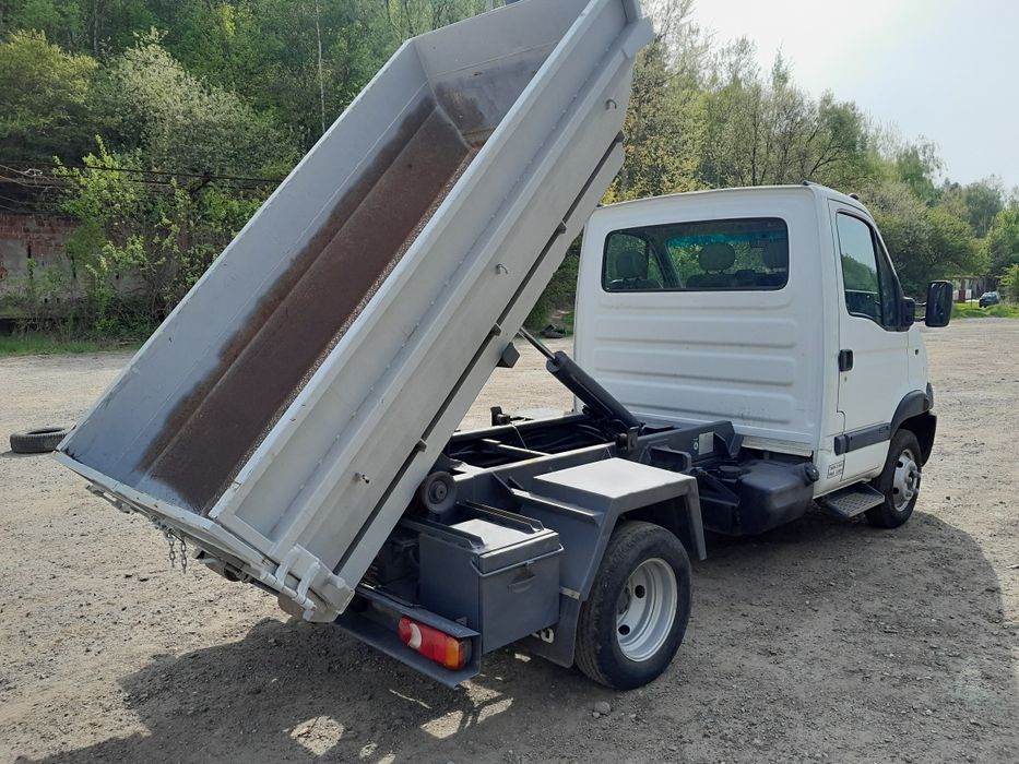 Kontener na gruz. Wywóz gruzu budowlanego.