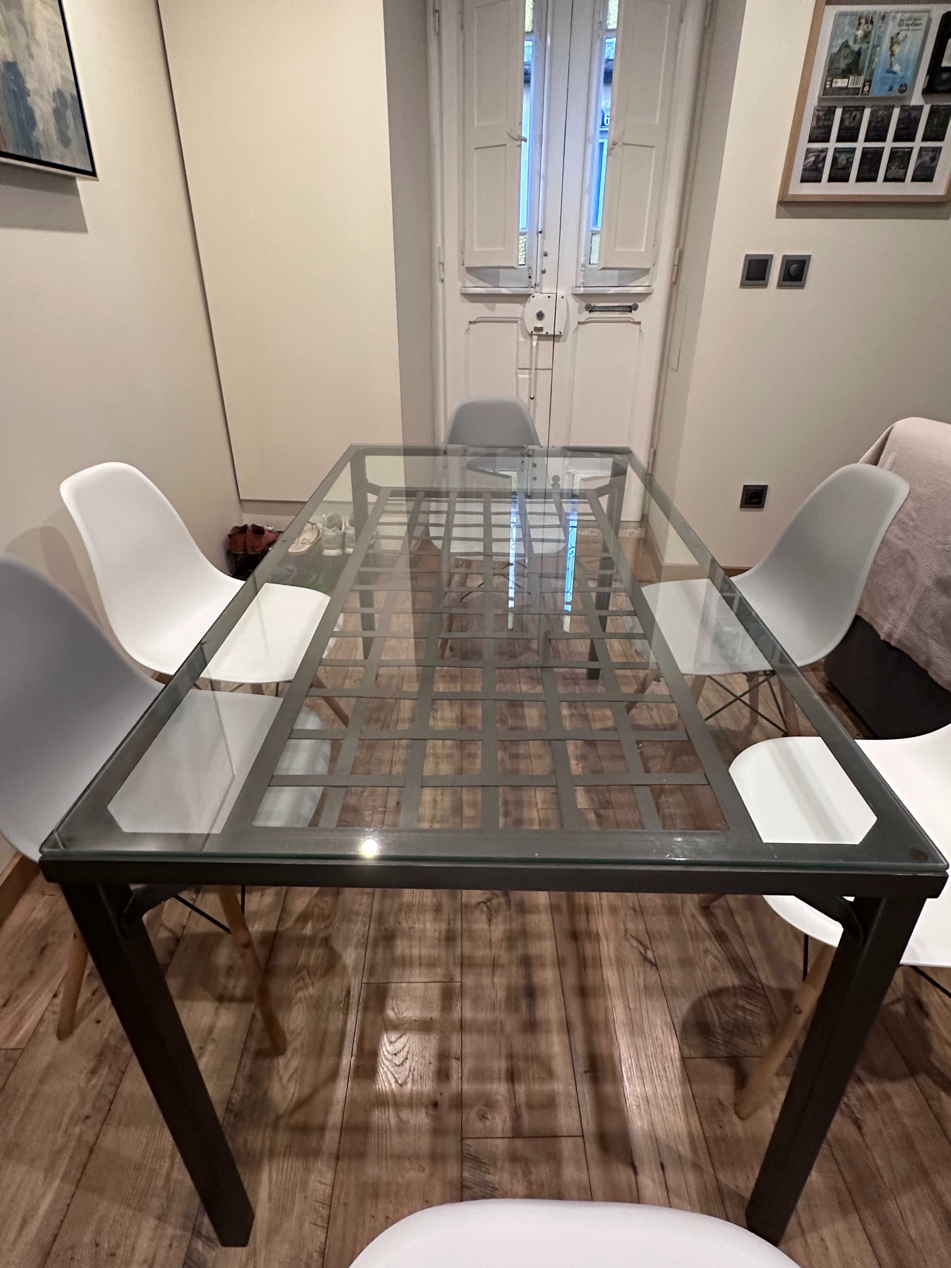 Mesa IKEA Granas