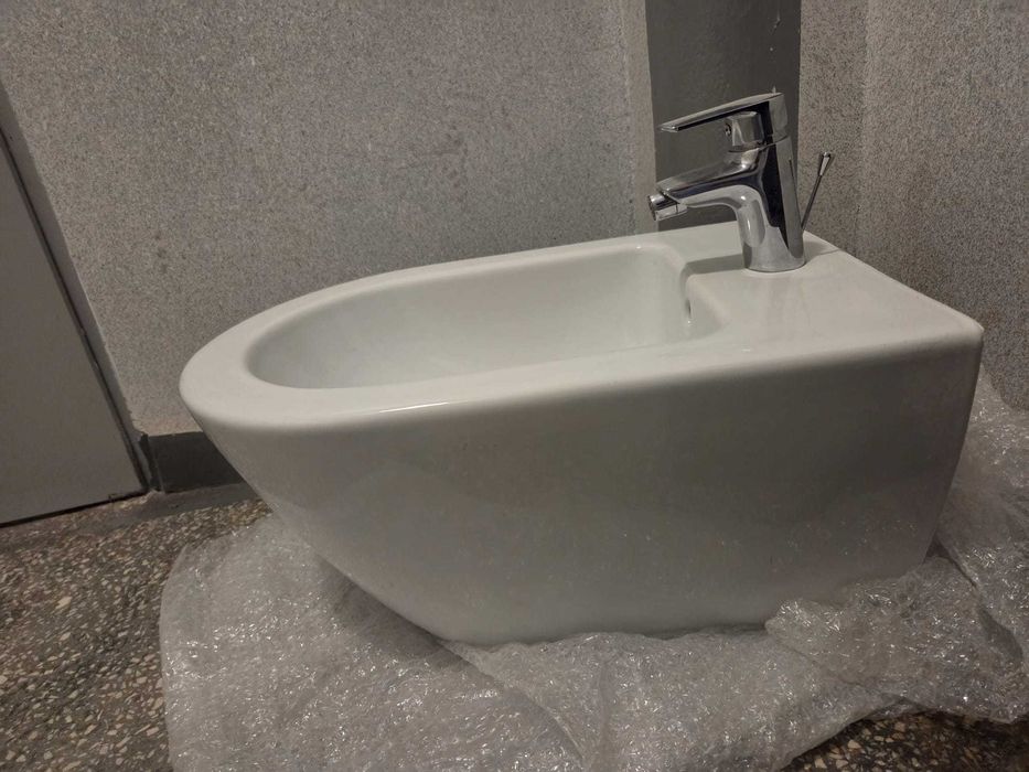 GSI Pura Bidet wiszący 55x36 cm + baterie