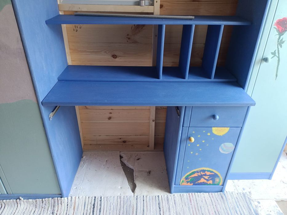 Meblościanka odnowioną z motywem Mały Książę