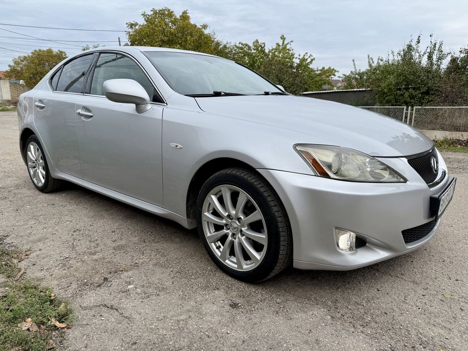 Продам Lexus Is 220d