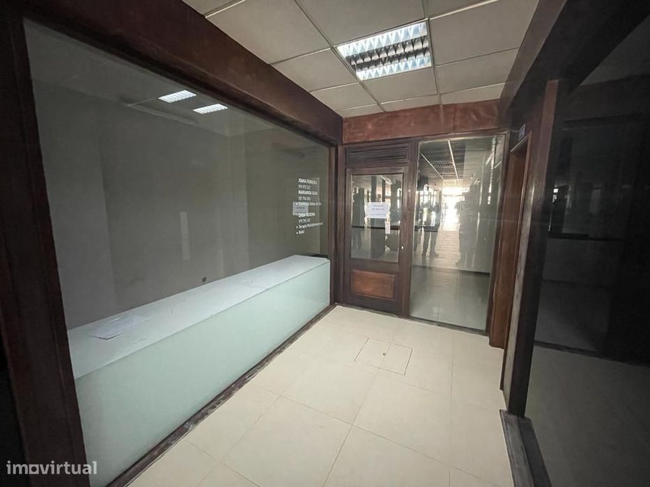 Escritório 24m2 para comércio e serviços- Póvoa - Galerias Bela Vista