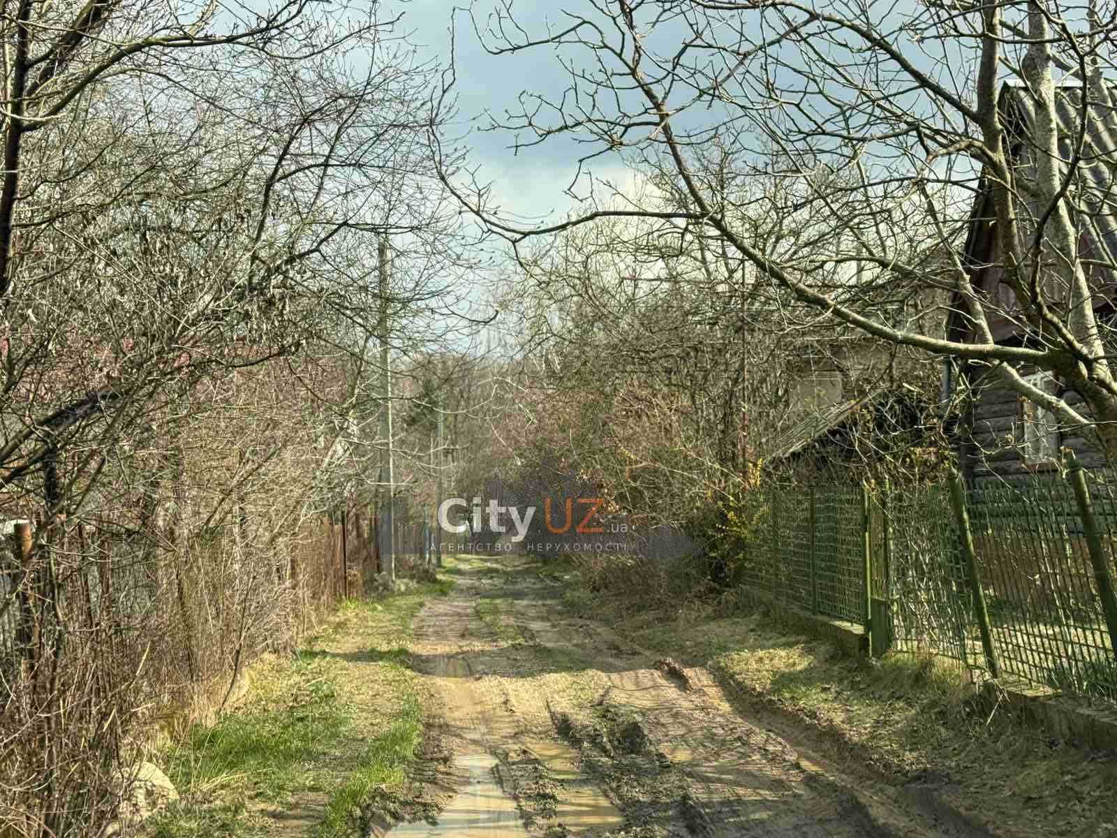 Продається дачна ділянка в Оноківцях