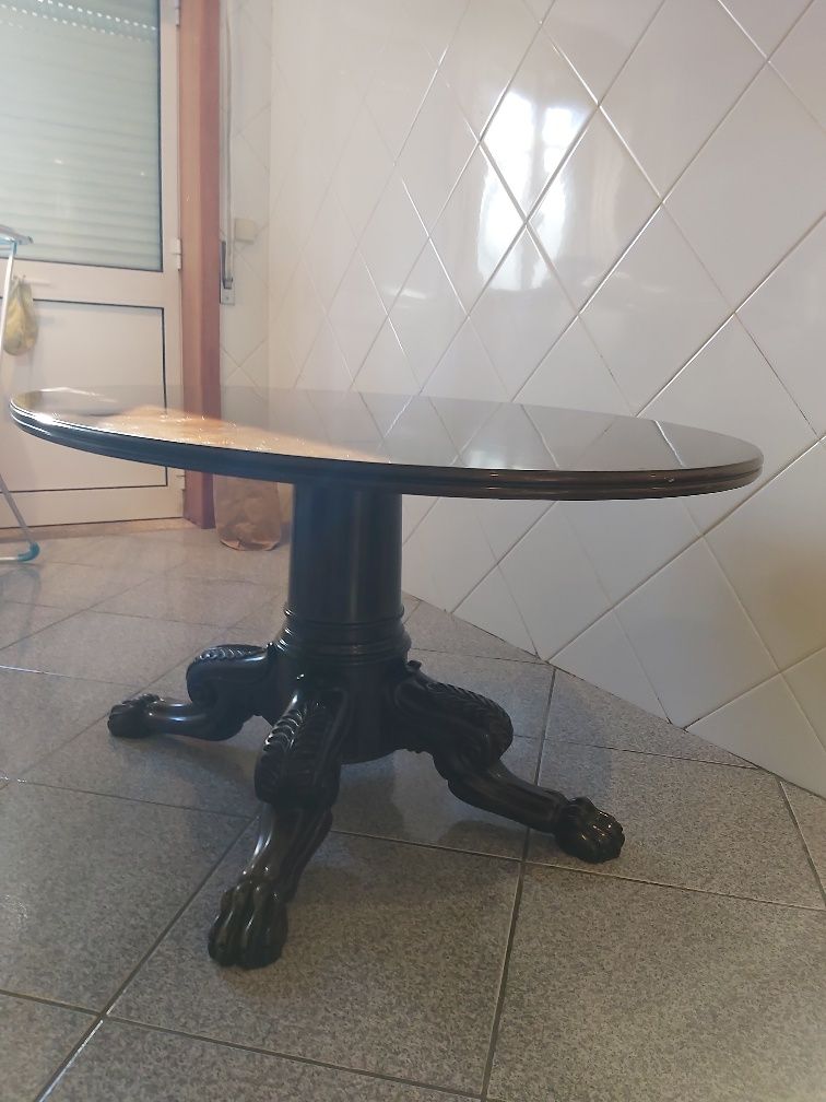 Mesa de centro pé de galo muito elegante