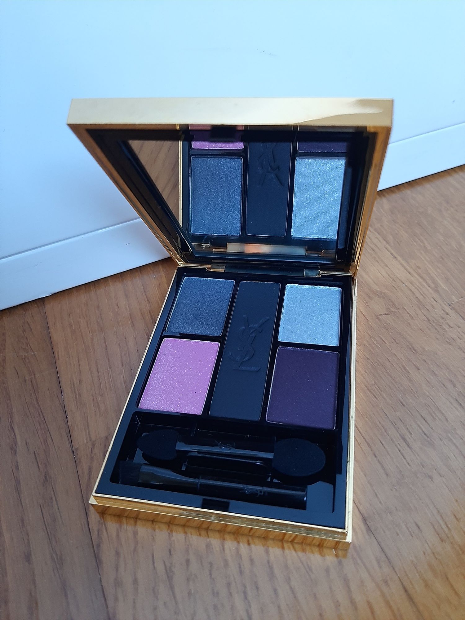 Sombras Lancôme e Yves Saint Laurent  (vários tons)