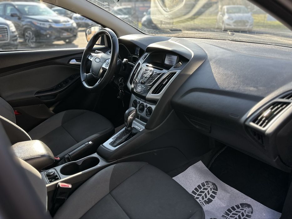 FORD FOCUS 2012 року, 2.0 бензин, автомат, передній привід.