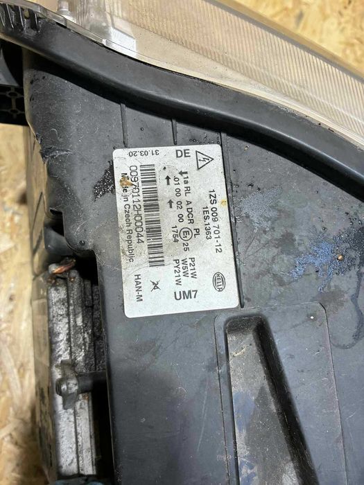 lampa prawy przód prawa przednia xenon audi a6 c6 europa