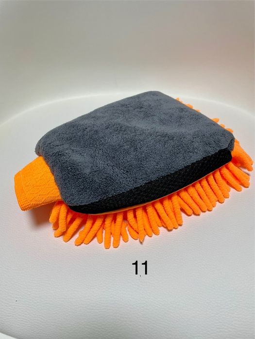 Diverso material de detalhe automóvel