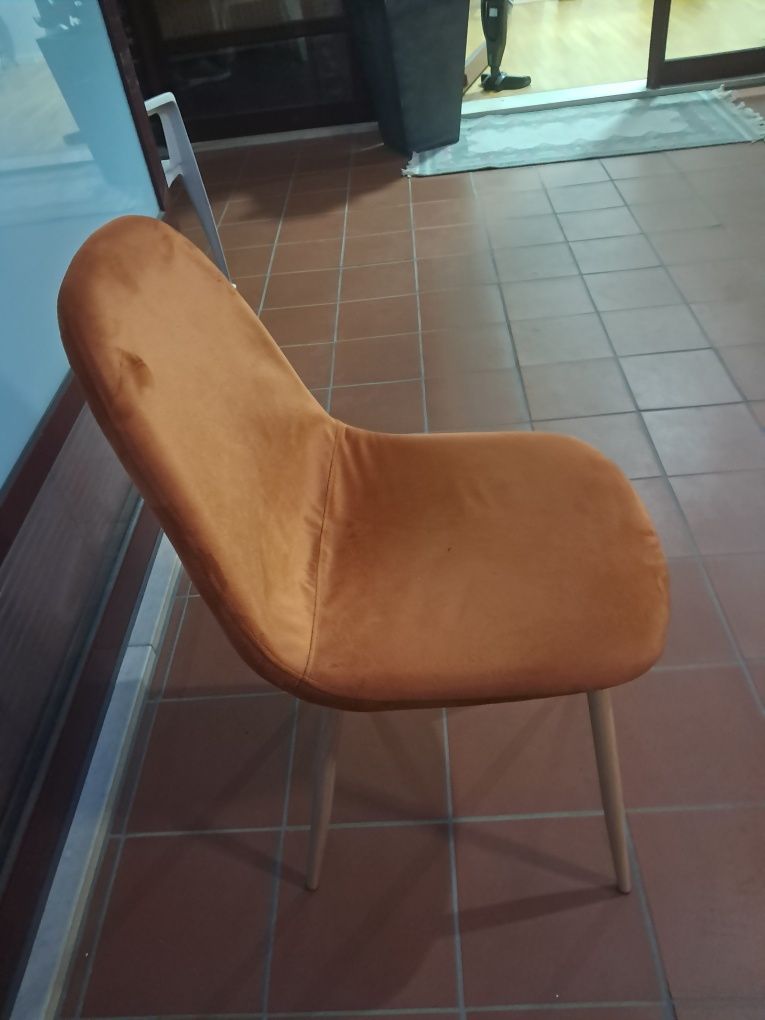 Cadeira em veludo