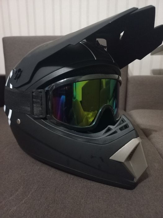 Продам захисний шолом