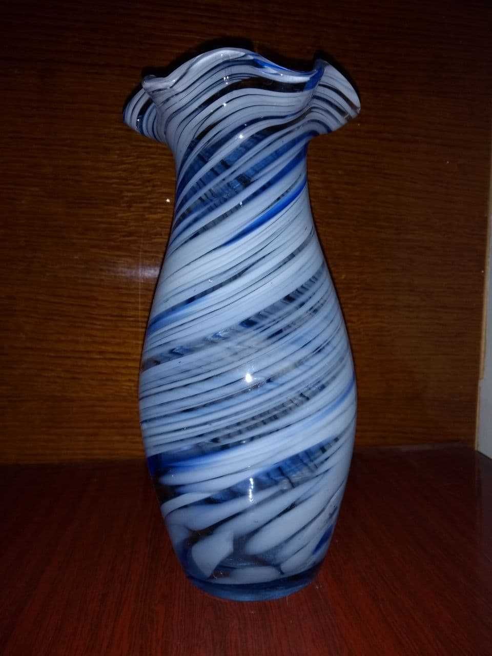 Винтажная красивая ваза из цветного стекла 70-80г. СССР
