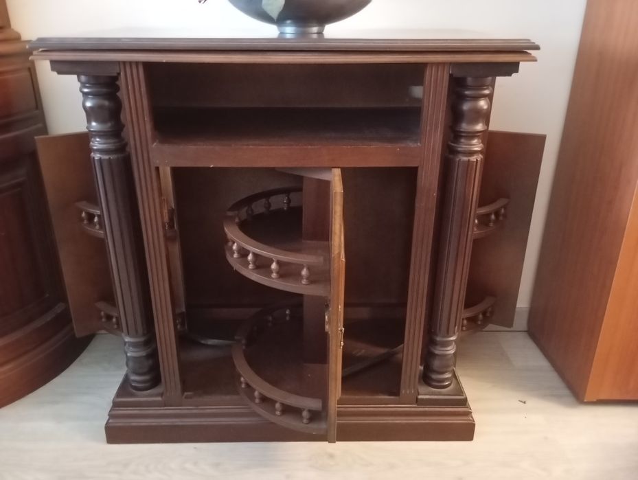 Móvel televisão com bar