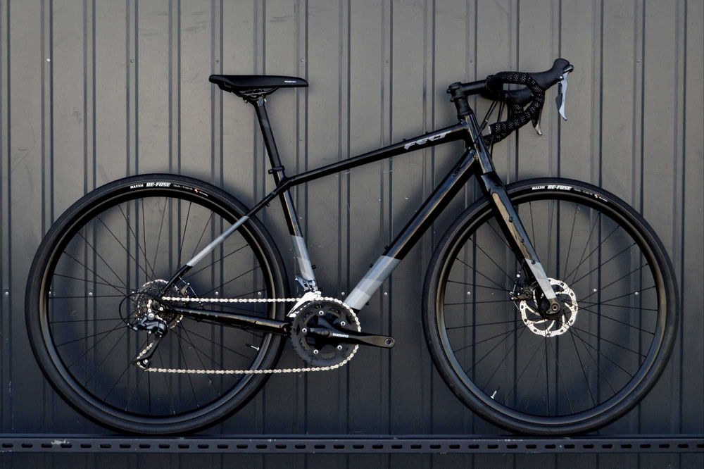 komfortowy gravel FELT BROAM 60 Black M sztywne osie alu-carbon 54