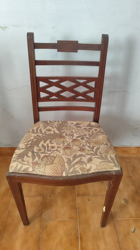 4 Cadeiras diferentes vintage coleção