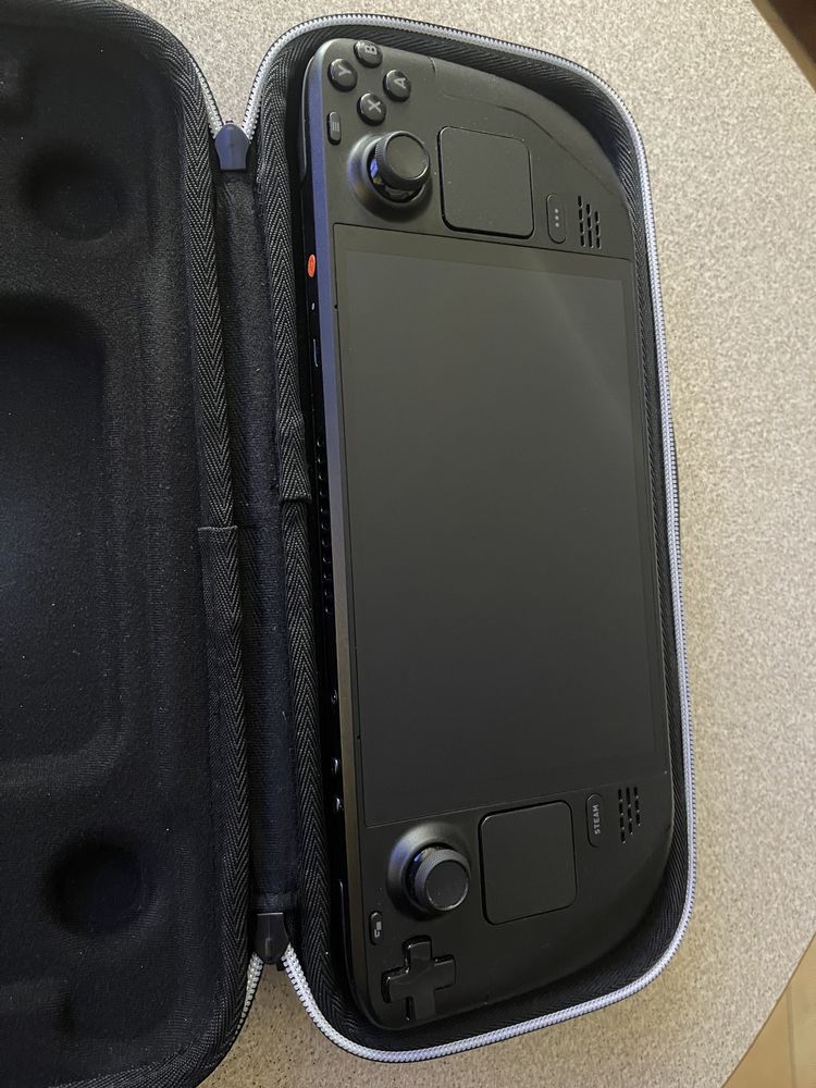 Steam deck Oled z 2025 r 512 GB Super stan