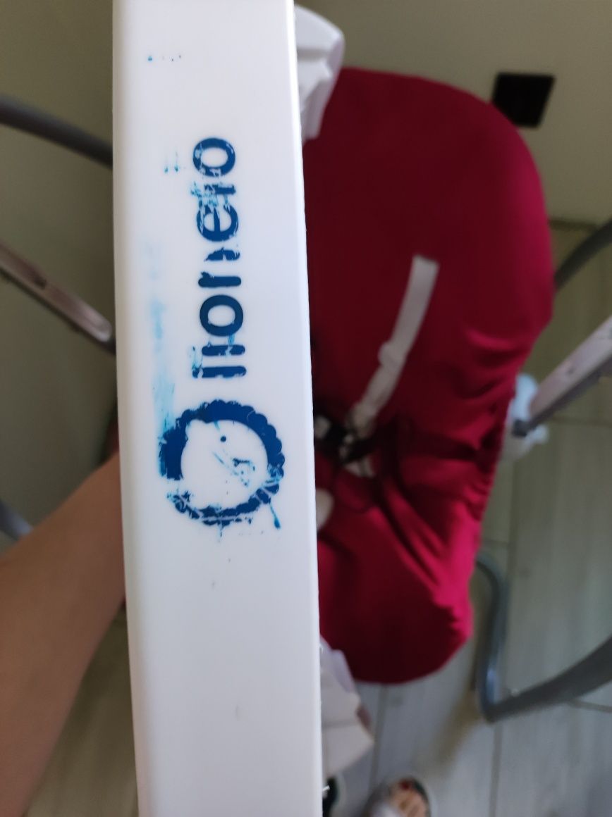 Huśtawka i krzesełko do karmienia 2 w 1 Lionelo