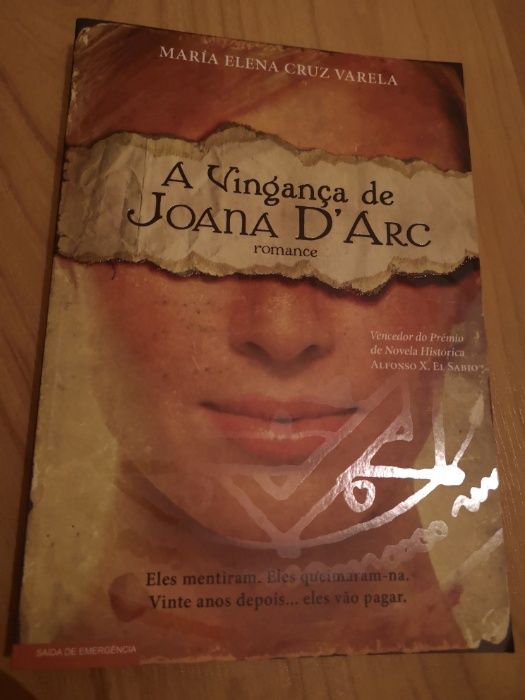 Livro "A Vingança de Joana D'Arc",de Maria Elena Varela