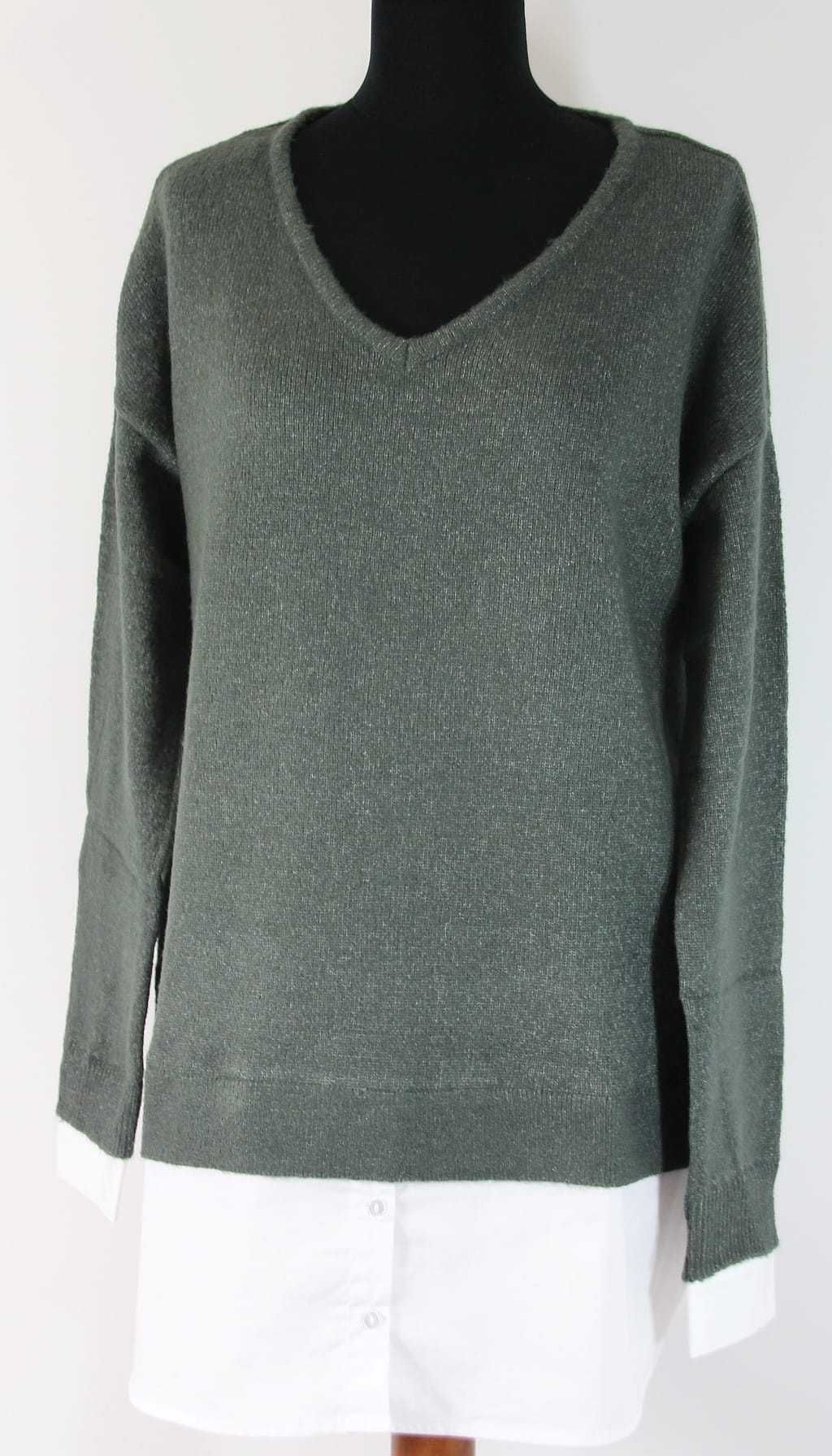 Sweter 2w1 wyluzowany z białą wstawką Rozmiar 42/44