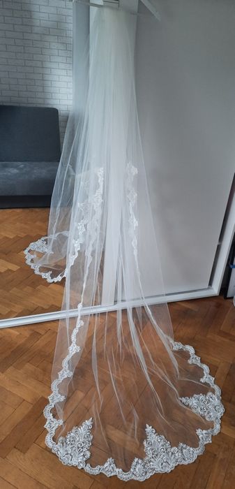 Długi welon 2.5m z koronką