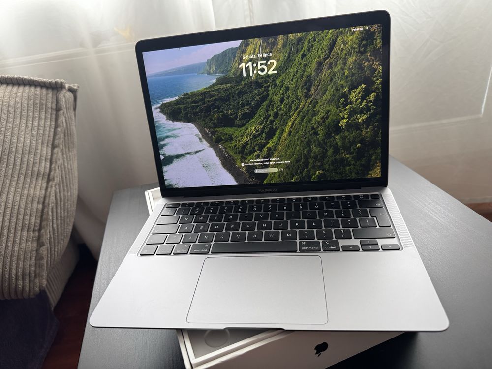 Apple Macbook Air M1 13,3 " 2022 8 GB/256 GB szary Stan Idealny !!!